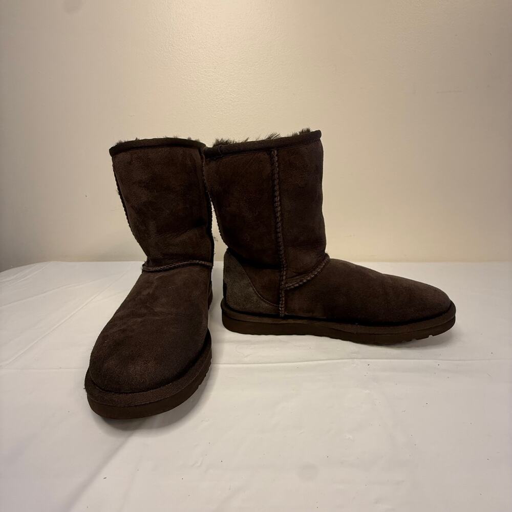UGG Australia Classic Short Boots Chocolate Brown Suede Sheepskin Size 6 - Picture 3 of 7